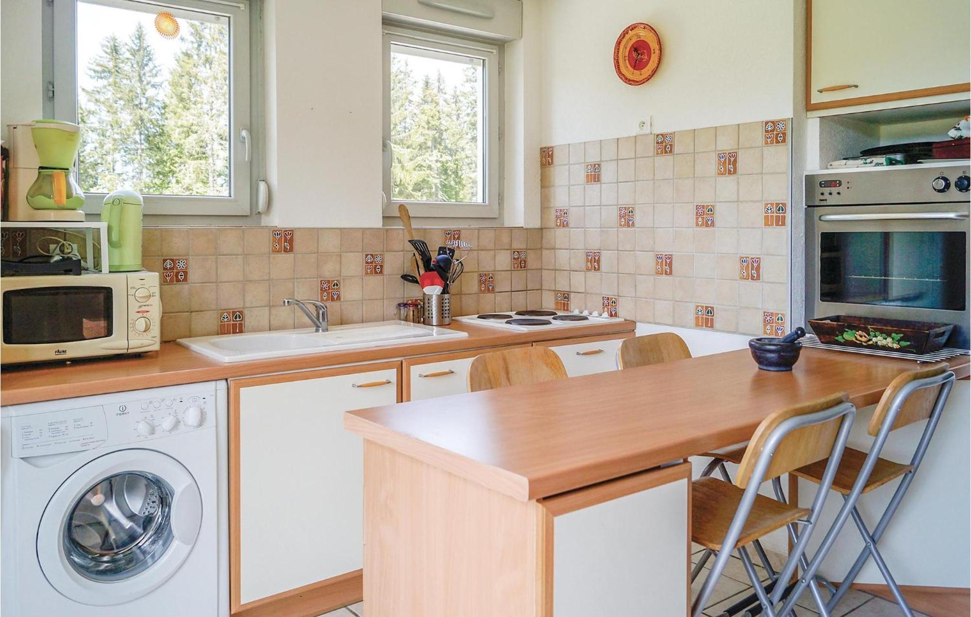 Cozy Apartment In Premanon With Kitchenette Esterno foto